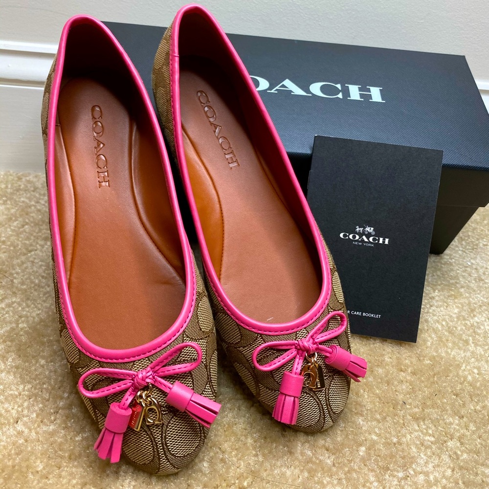 Pink Leather COACH shoes 👠